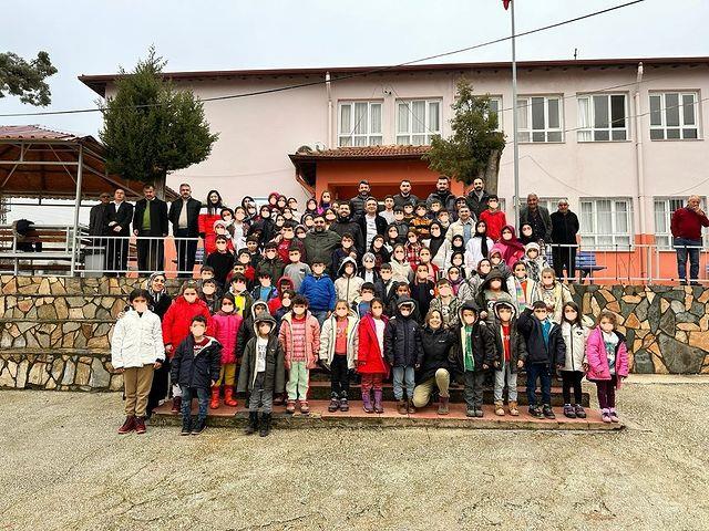 We visited Eğribucak, a village of Hatay to donate winter clothing for primary school students